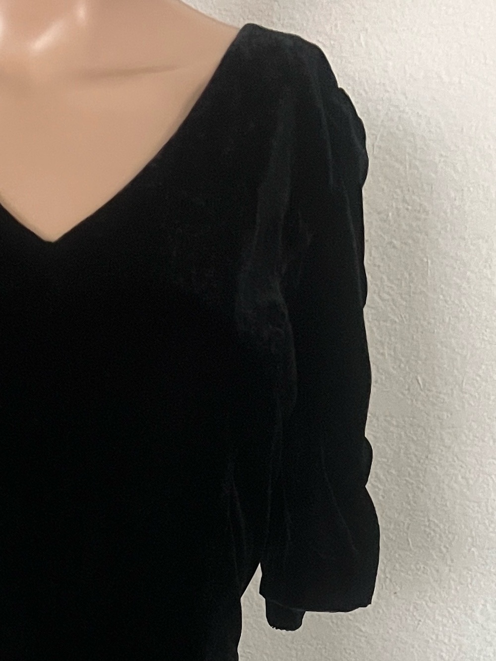 Talbots woman’s Black Velvet V-Neck velvet Midi Dress with Puff Sleeves size 8 - Picture 6 of 17